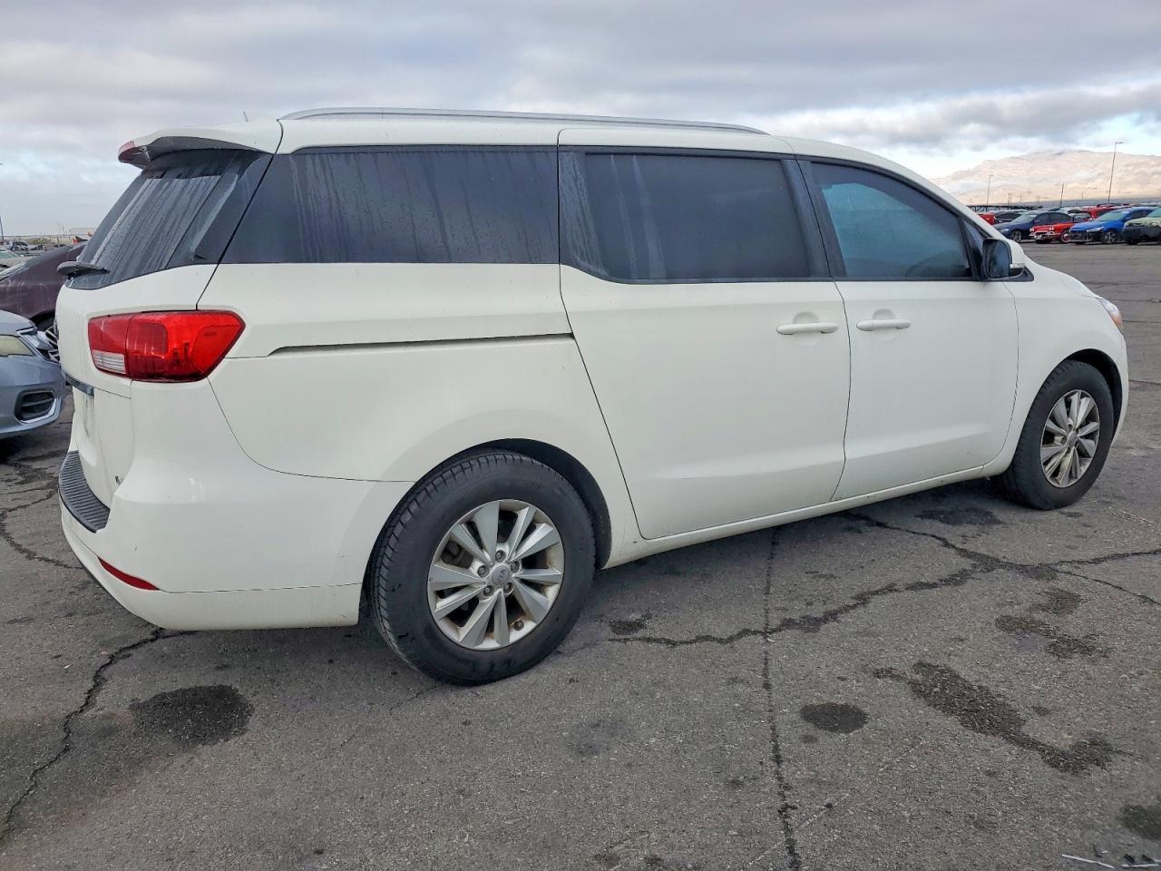 2016 KIA SEDONA