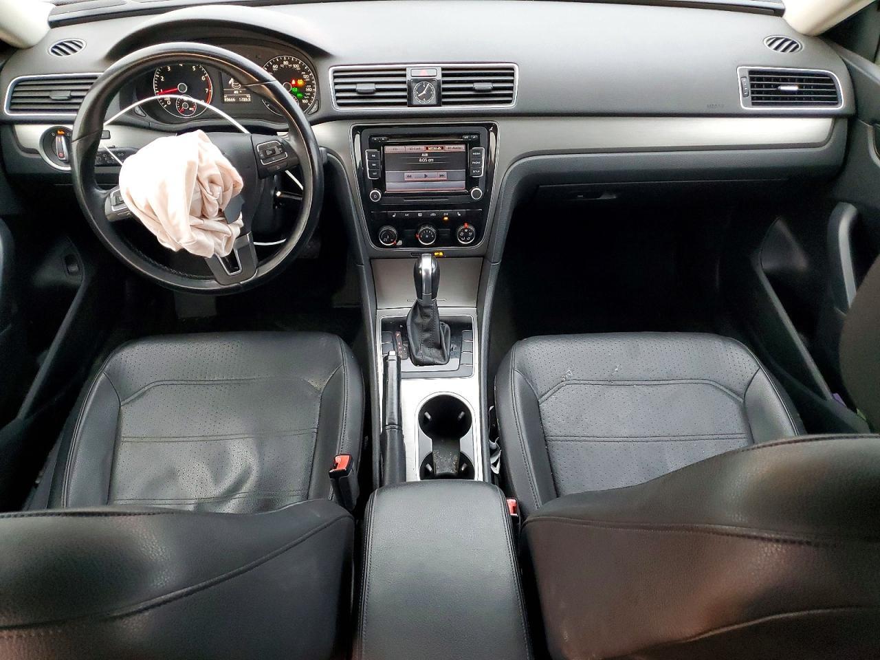 2015 VOLKSWAGEN Passat