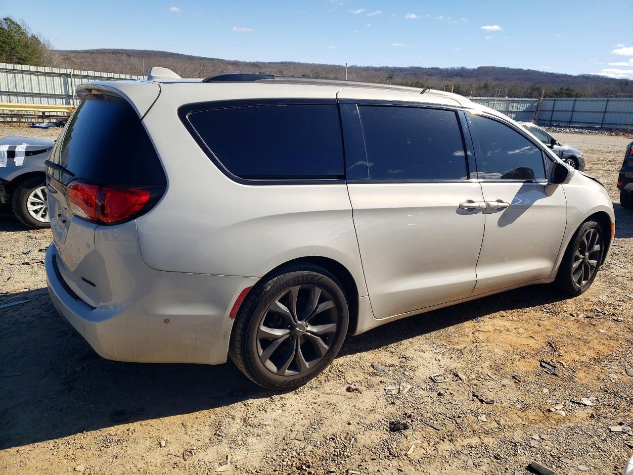 2019 CHRYSLER Pacifica