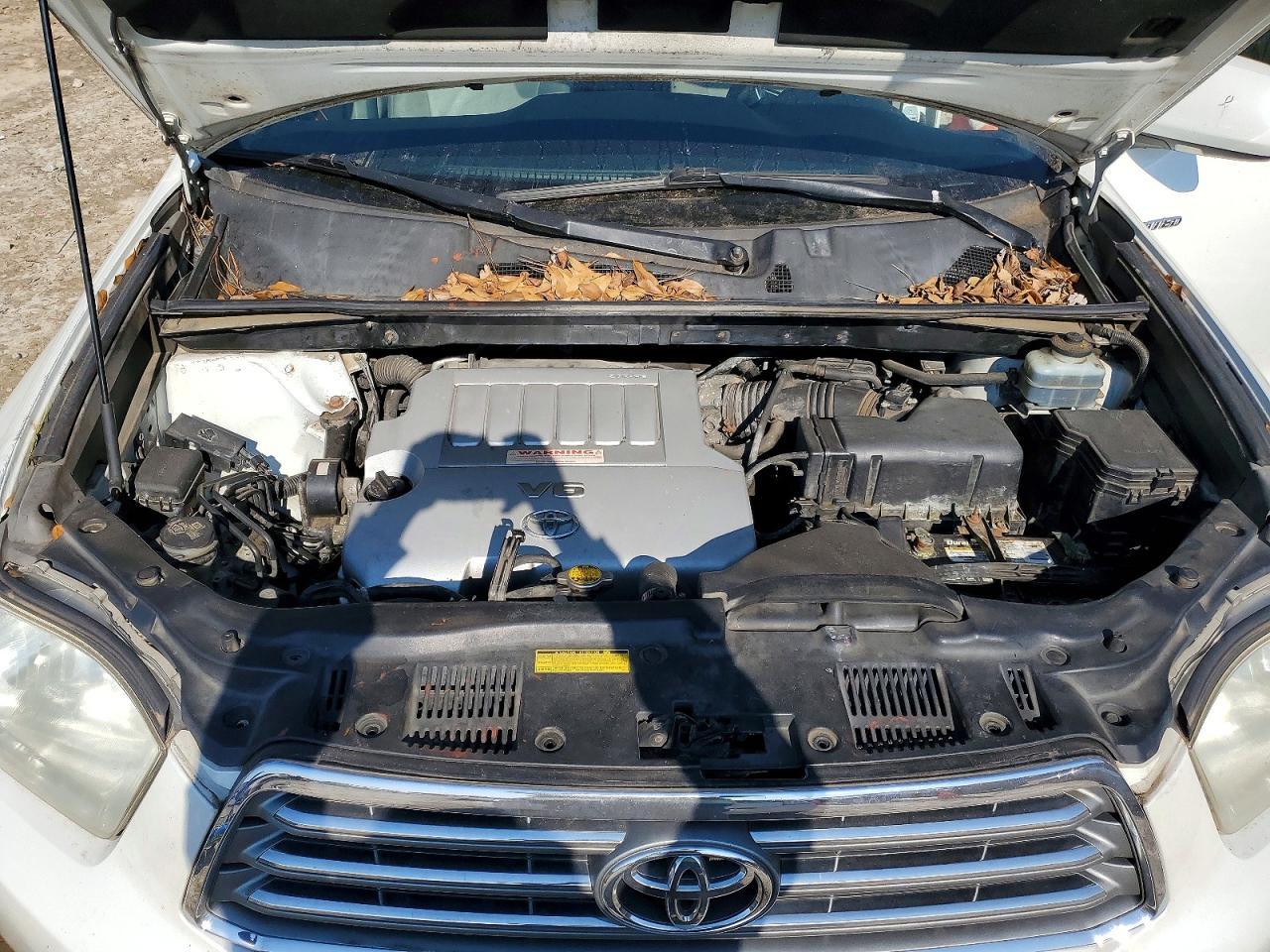 2010 TOYOTA HIGHLANDER