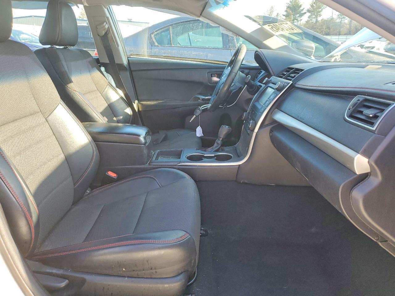 2016 TOYOTA CAMRY