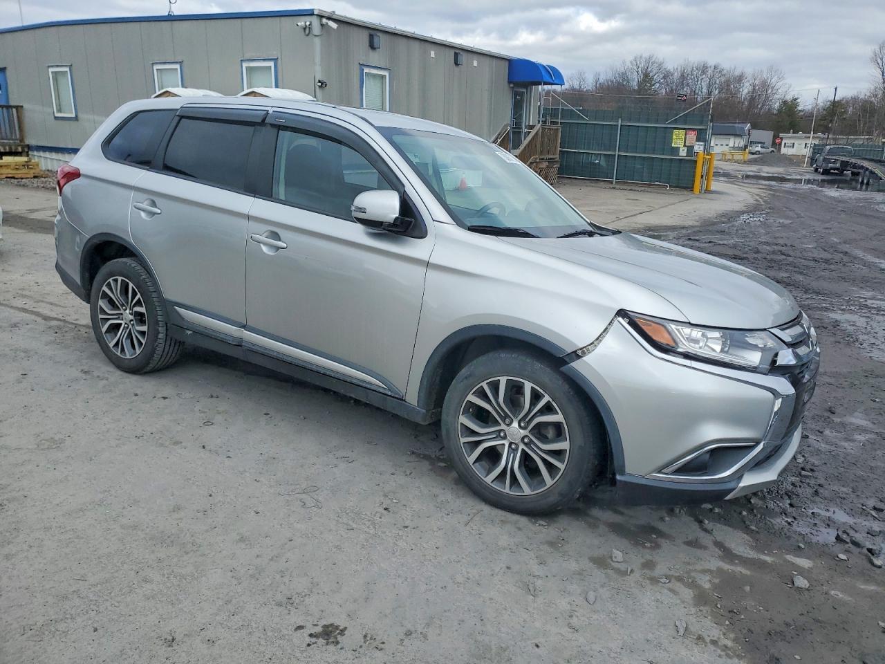 2018 MITSUBISHI outlander
