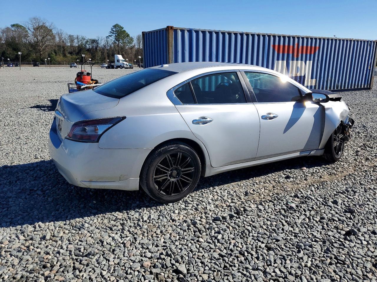 2012 NISSAN Maxima