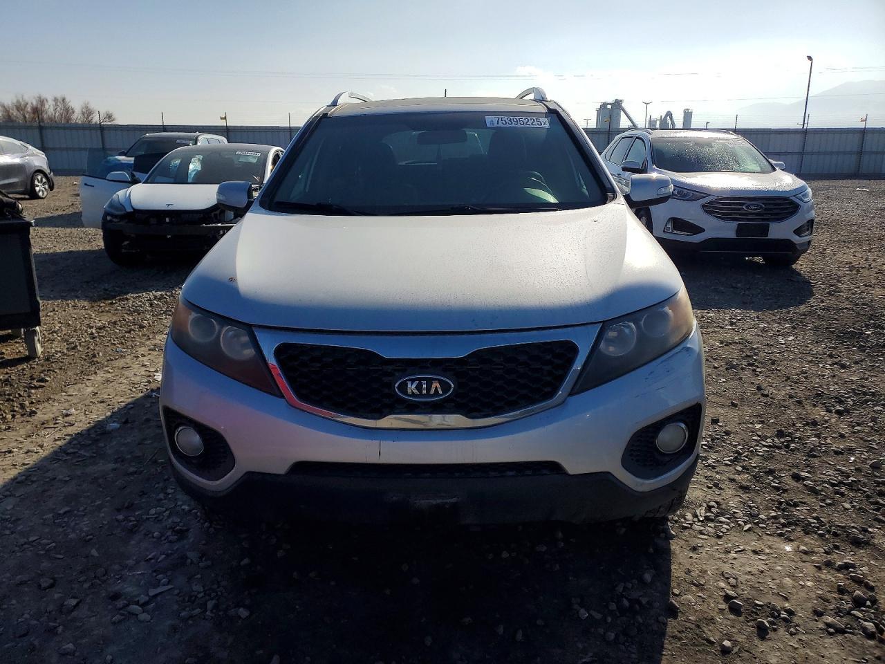 2011 KIA SORENTO