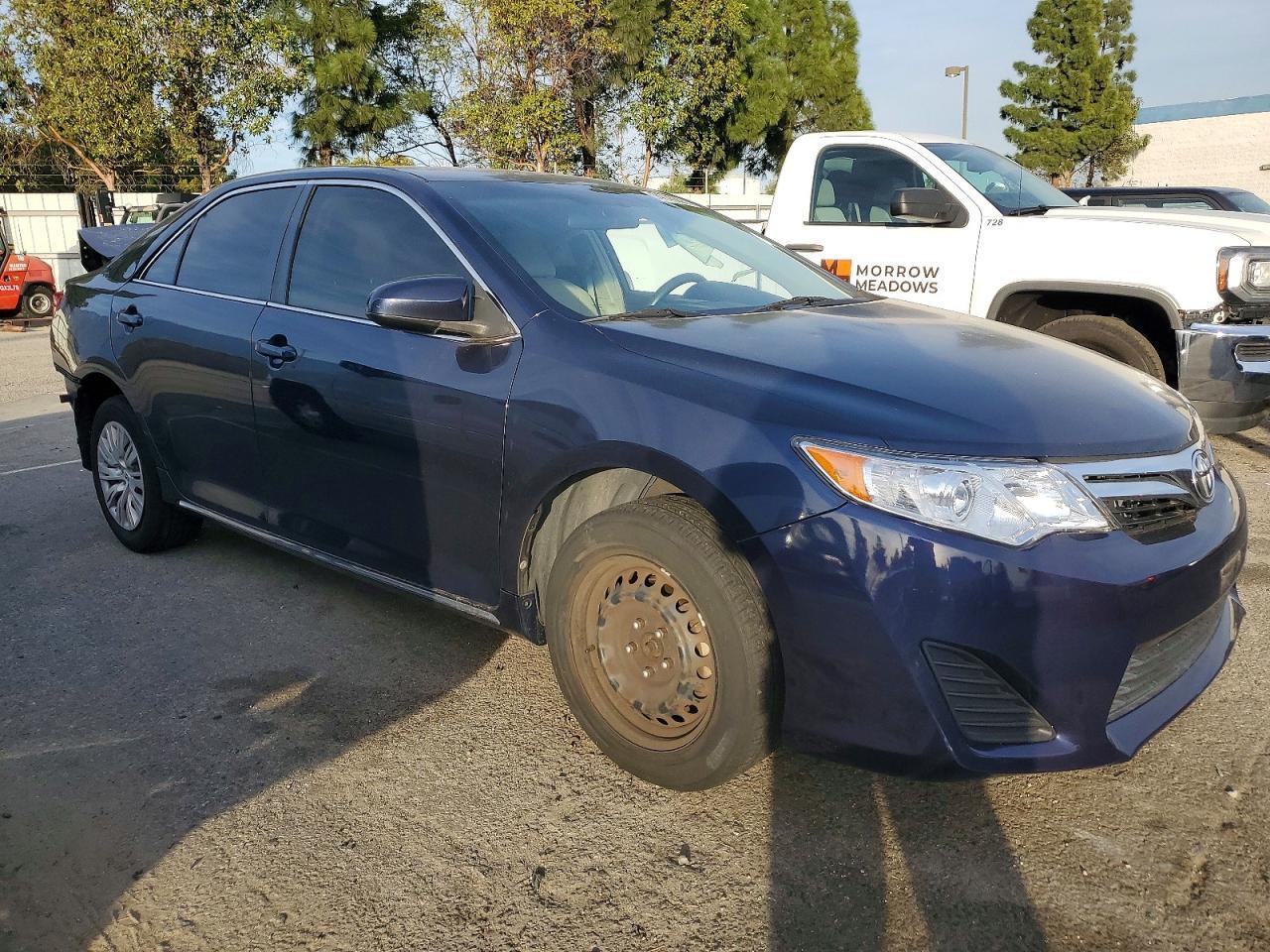 2014 TOYOTA CAMRY