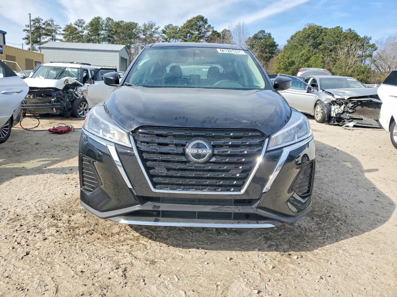 2024 NISSAN KICKS