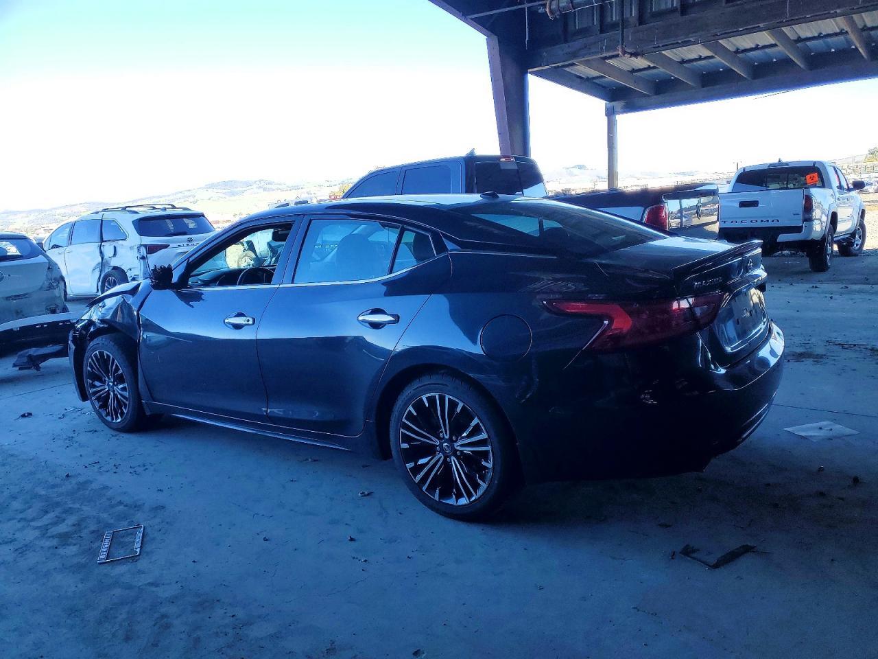 2016 NISSAN Maxima