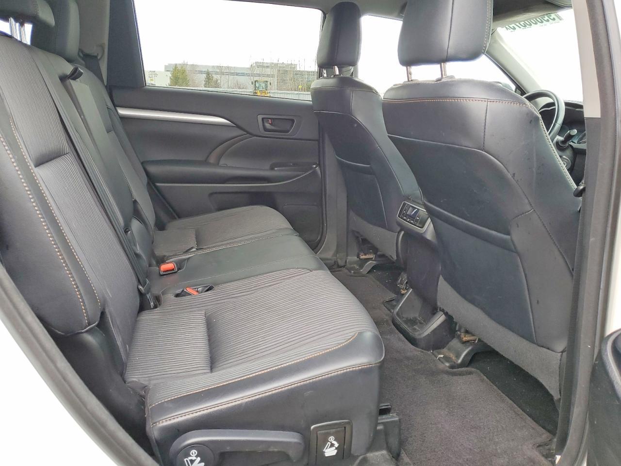 2016 TOYOTA HIGHLANDER