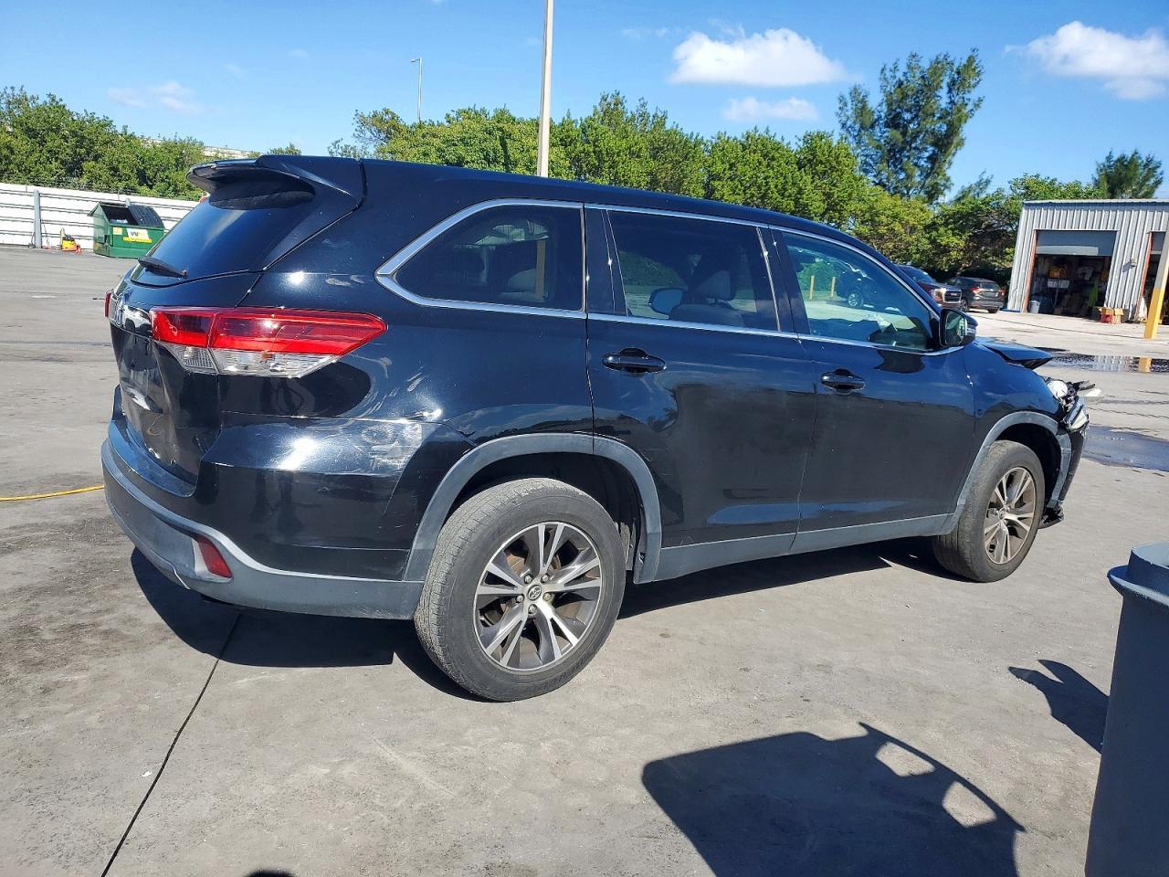 2019 TOYOTA HIGHLANDER