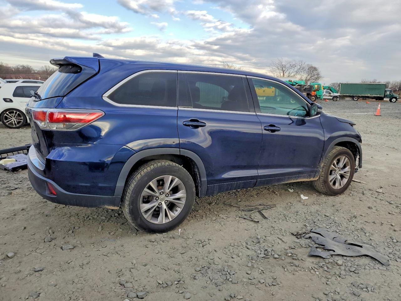 2015 TOYOTA HIGHLANDER