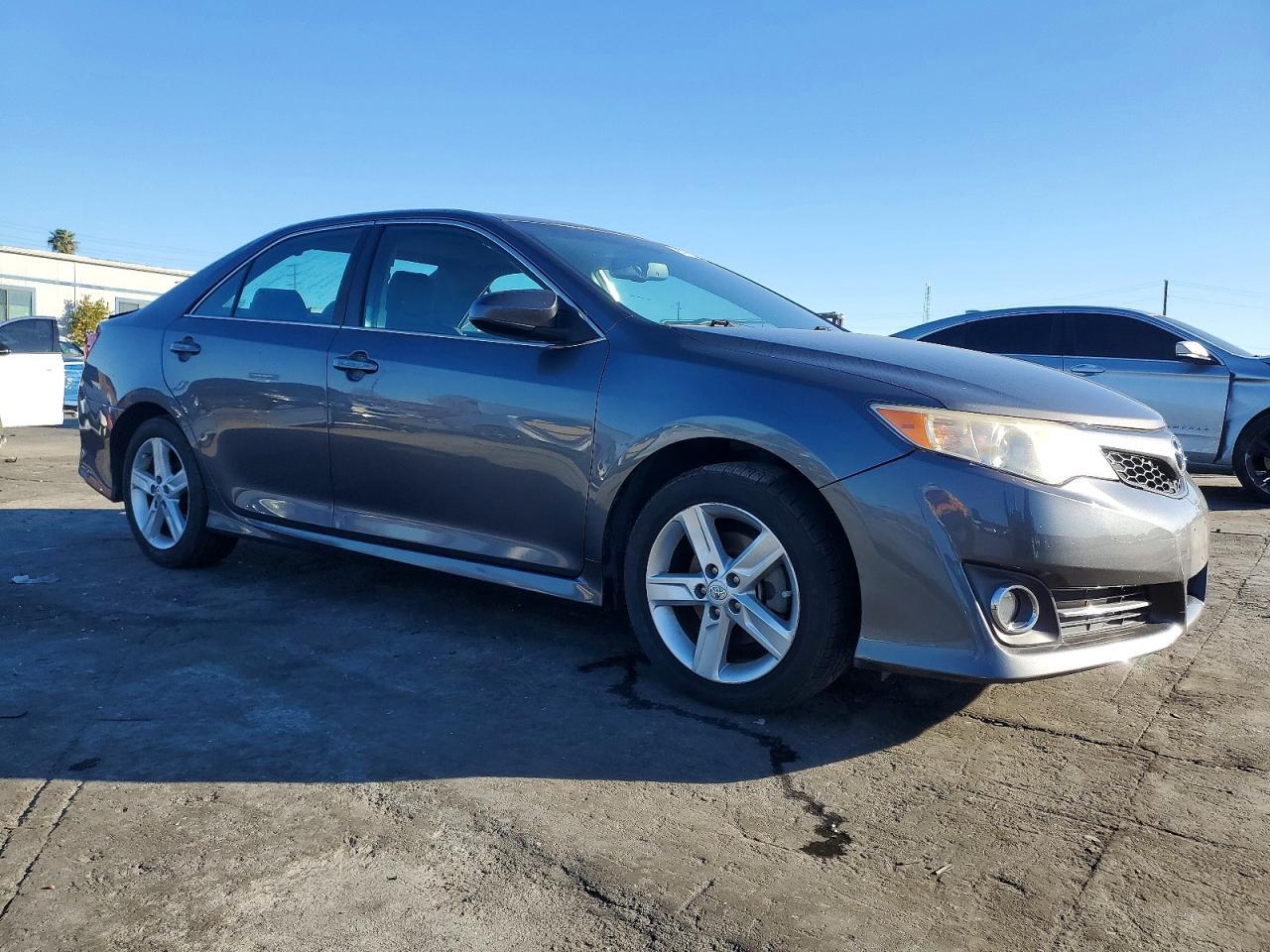 2014 TOYOTA CAMRY