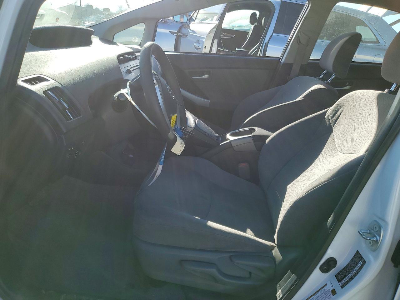 2014 TOYOTA Prius Plug-In