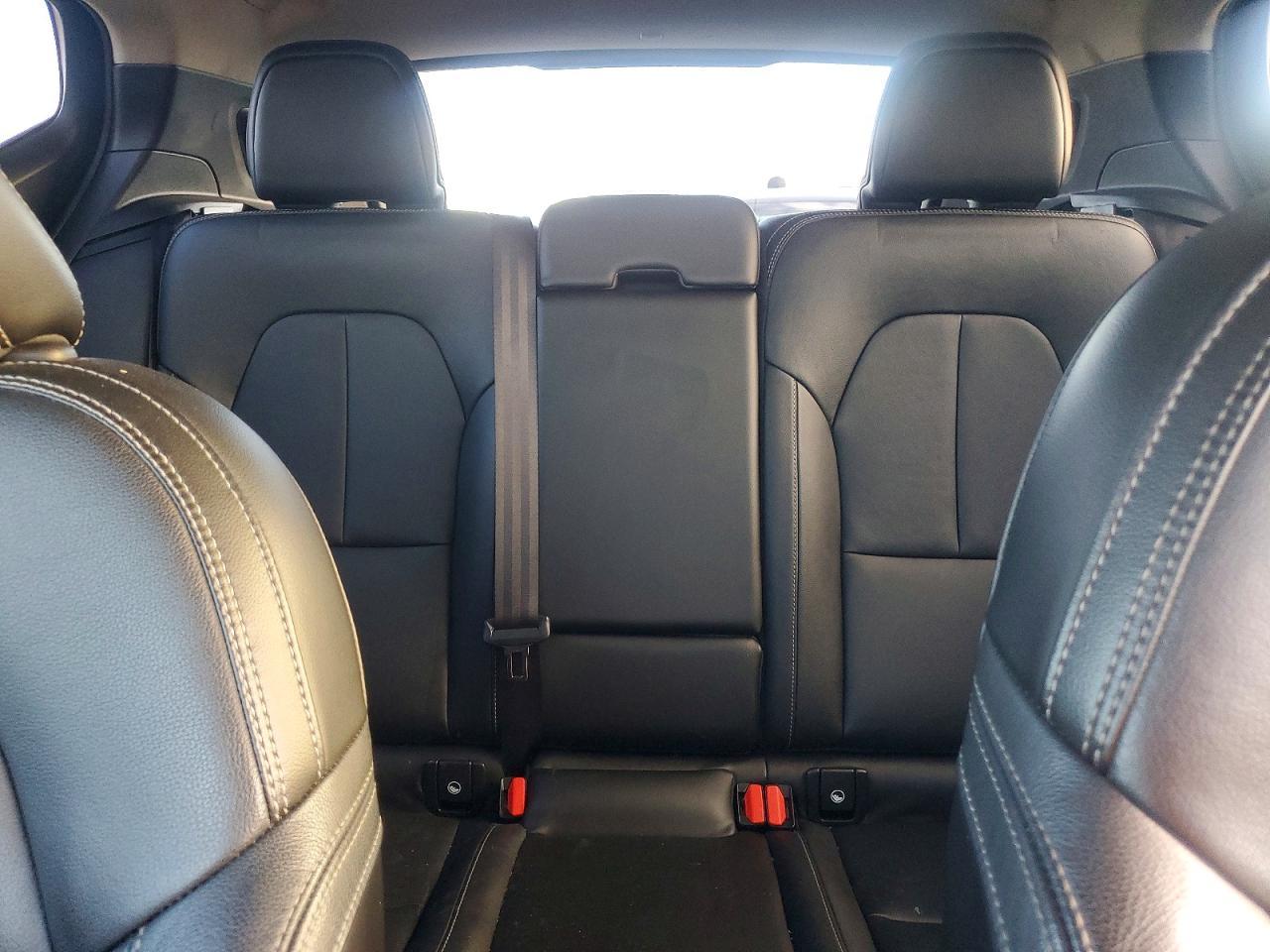 2019 VOLVO XC40
