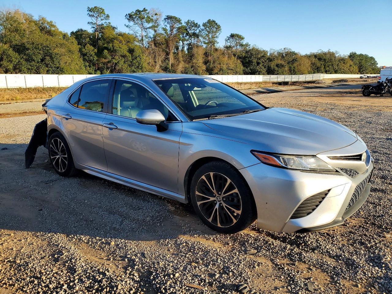 2018 TOYOTA CAMRY