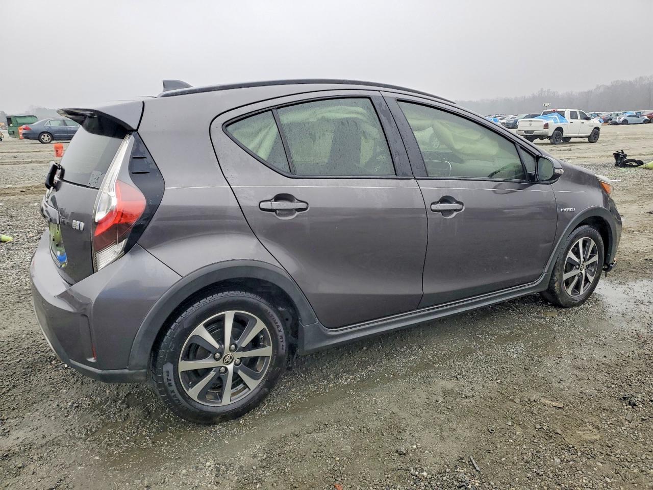 2018 TOYOTA Prius c