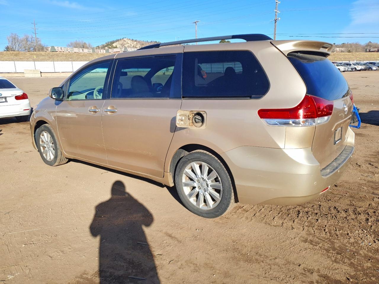 2013 TOYOTA SIENNA