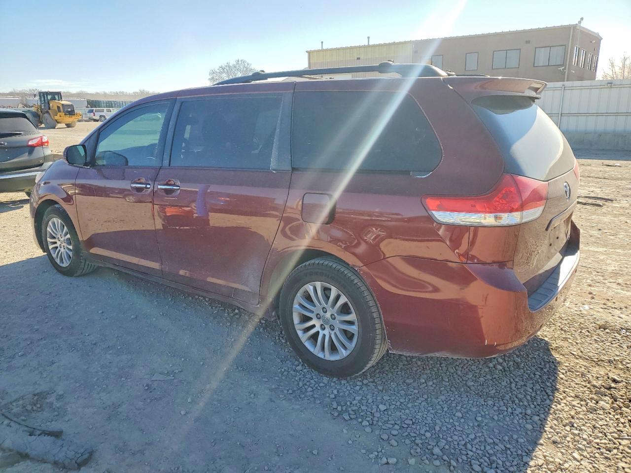 2013 TOYOTA SIENNA