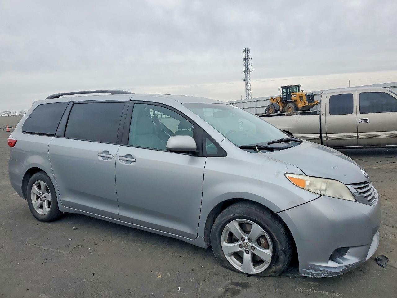 2015 TOYOTA SIENNA
