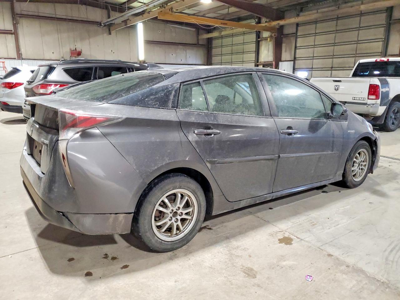 2016 TOYOTA PRIUS