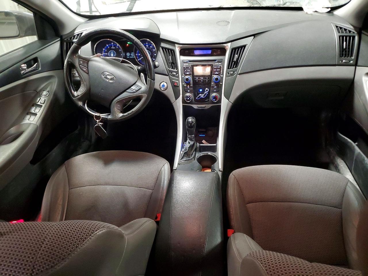2011 HYUNDAI SONATA