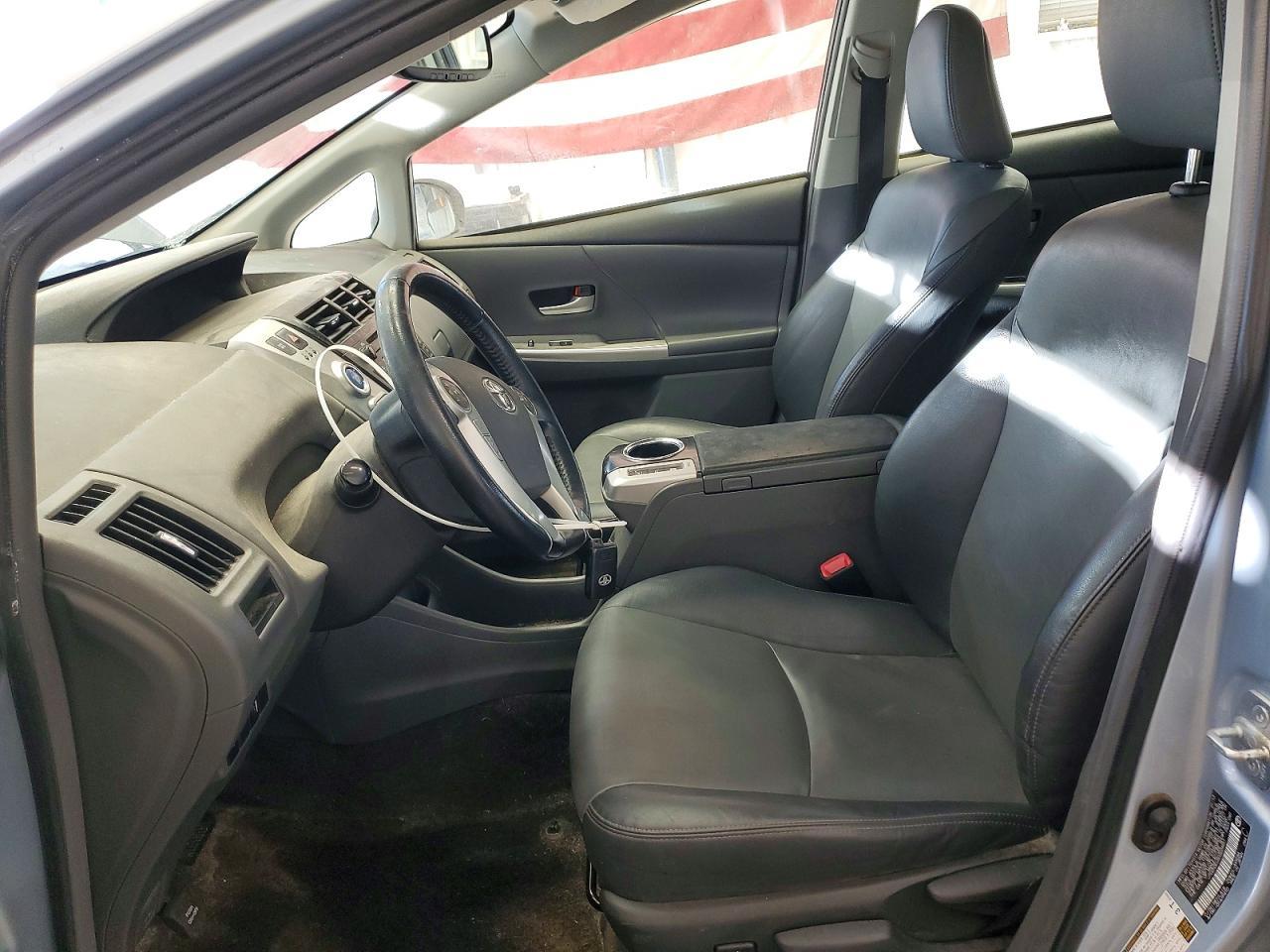 2013 TOYOTA PRIUS V