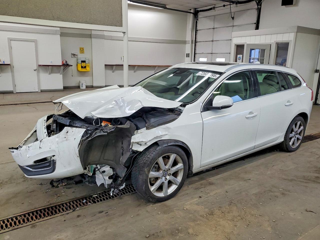 2017 VOLVO V60