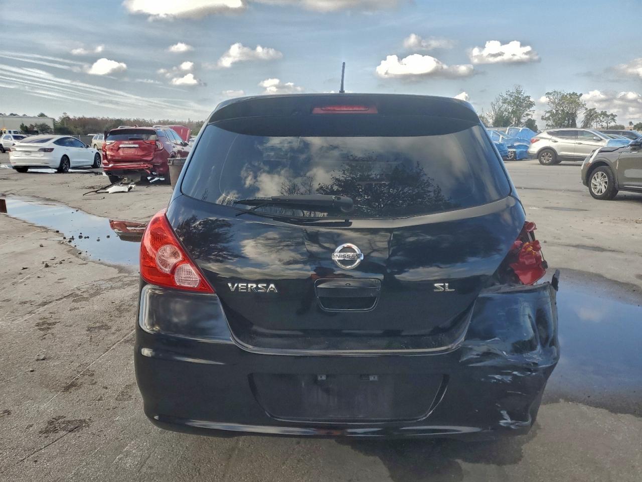 2011 NISSAN VERSA