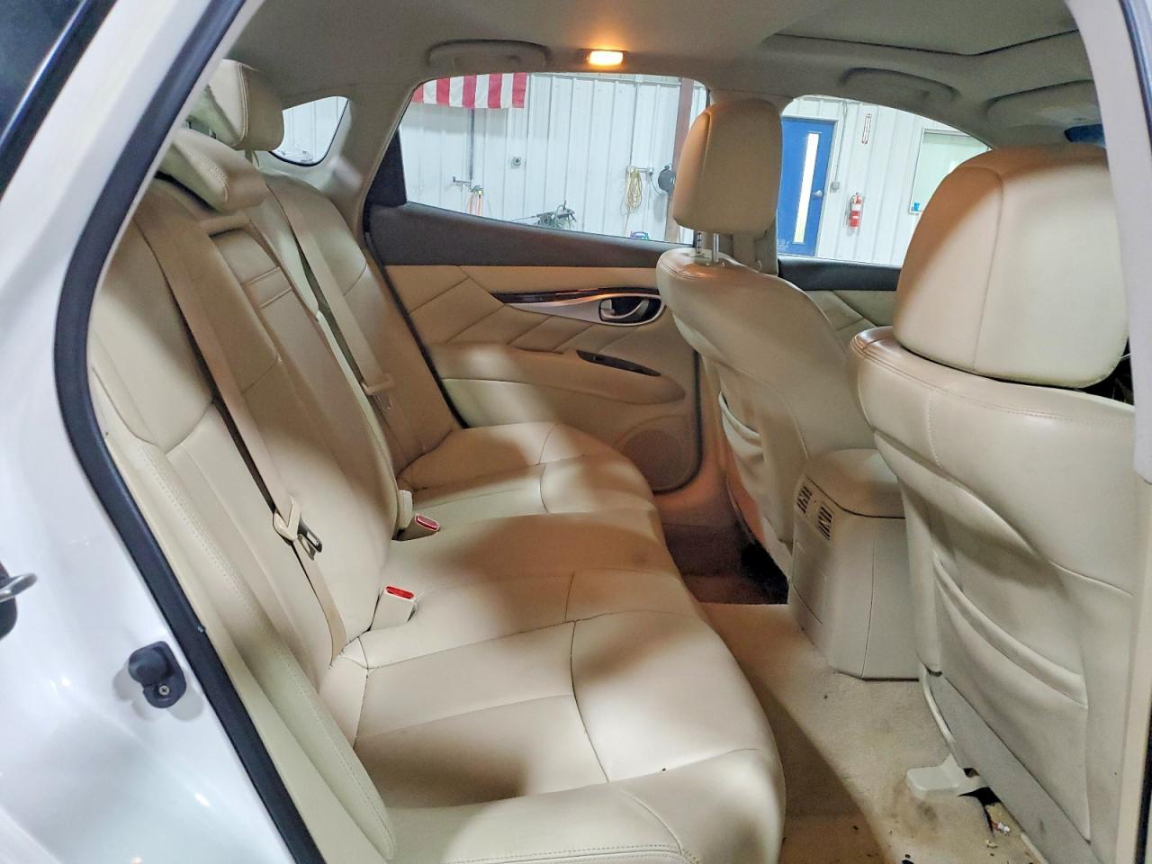 2012 INFINITI M37