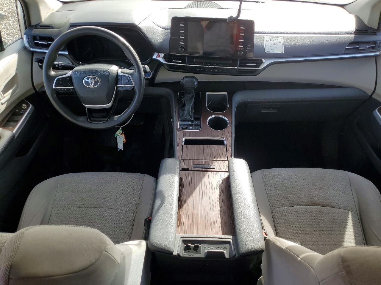 2021 TOYOTA SIENNA