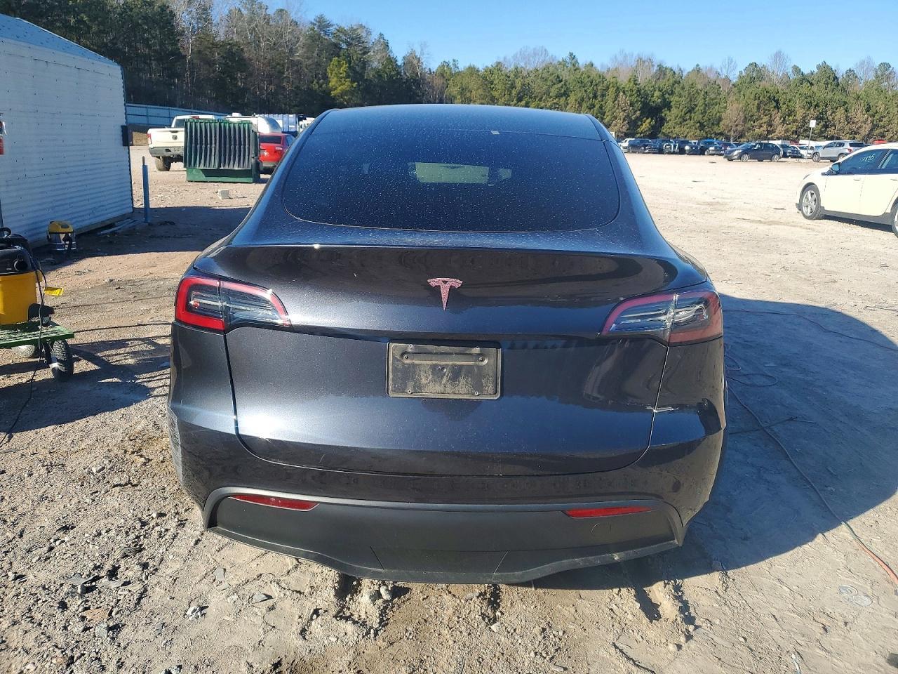 2024 TESLA MODEL Y