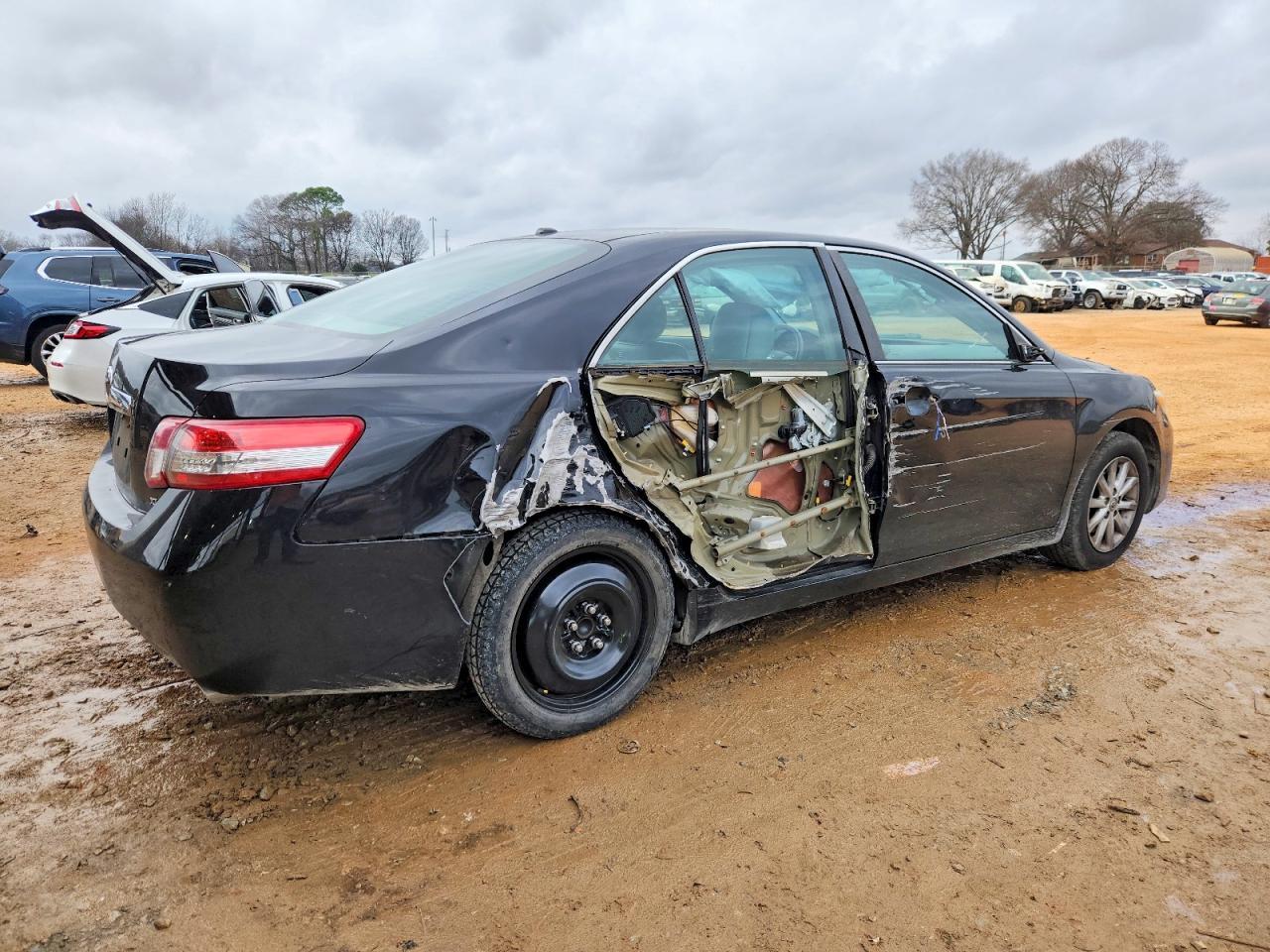 2011 TOYOTA CAMRY