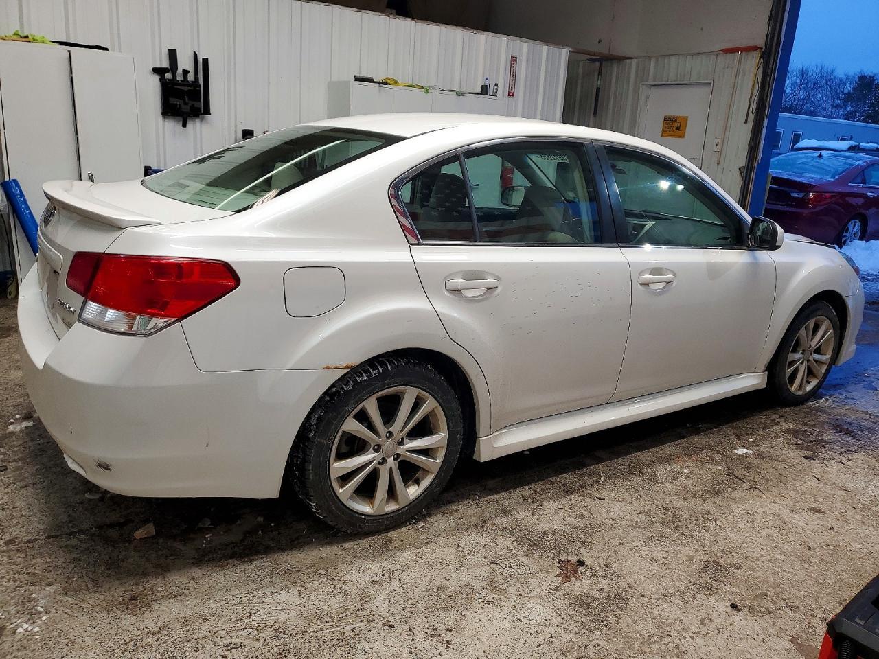 2013 SUBARU Legacy
