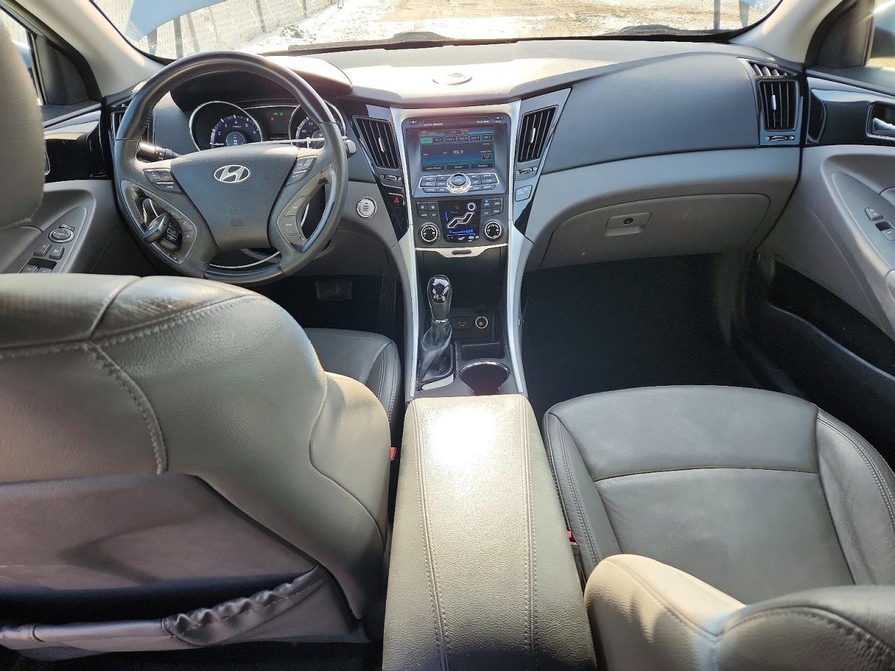 2011 HYUNDAI SONATA