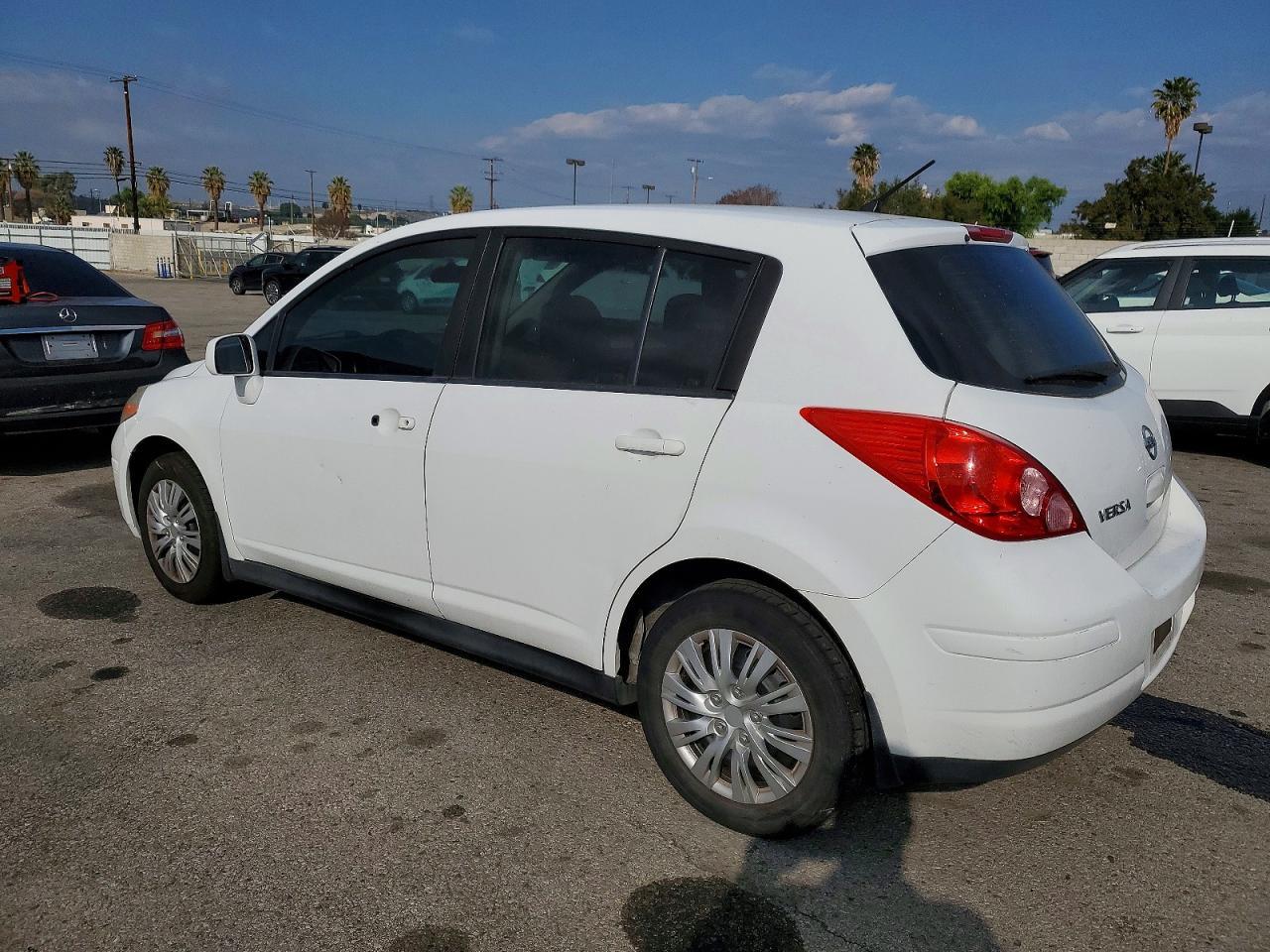 2011 NISSAN VERSA