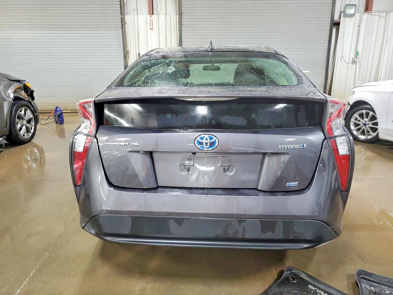 2016 TOYOTA PRIUS