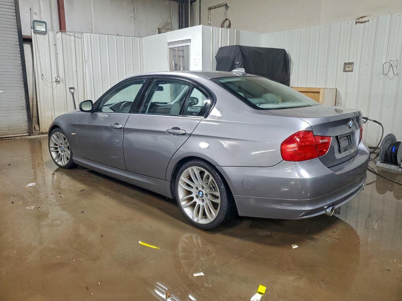 2011 BMW 3 SERIES