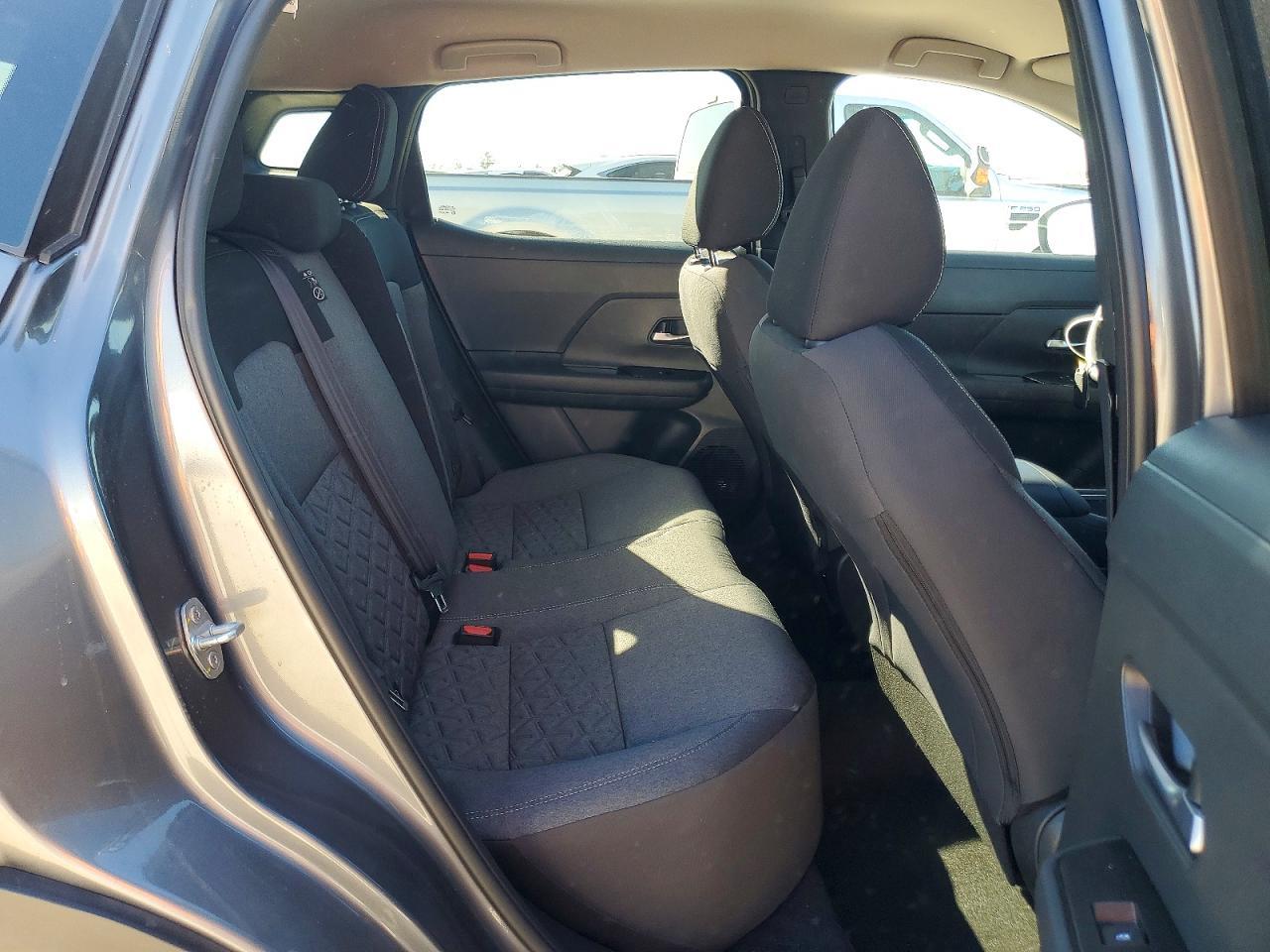2025 NISSAN KICKS