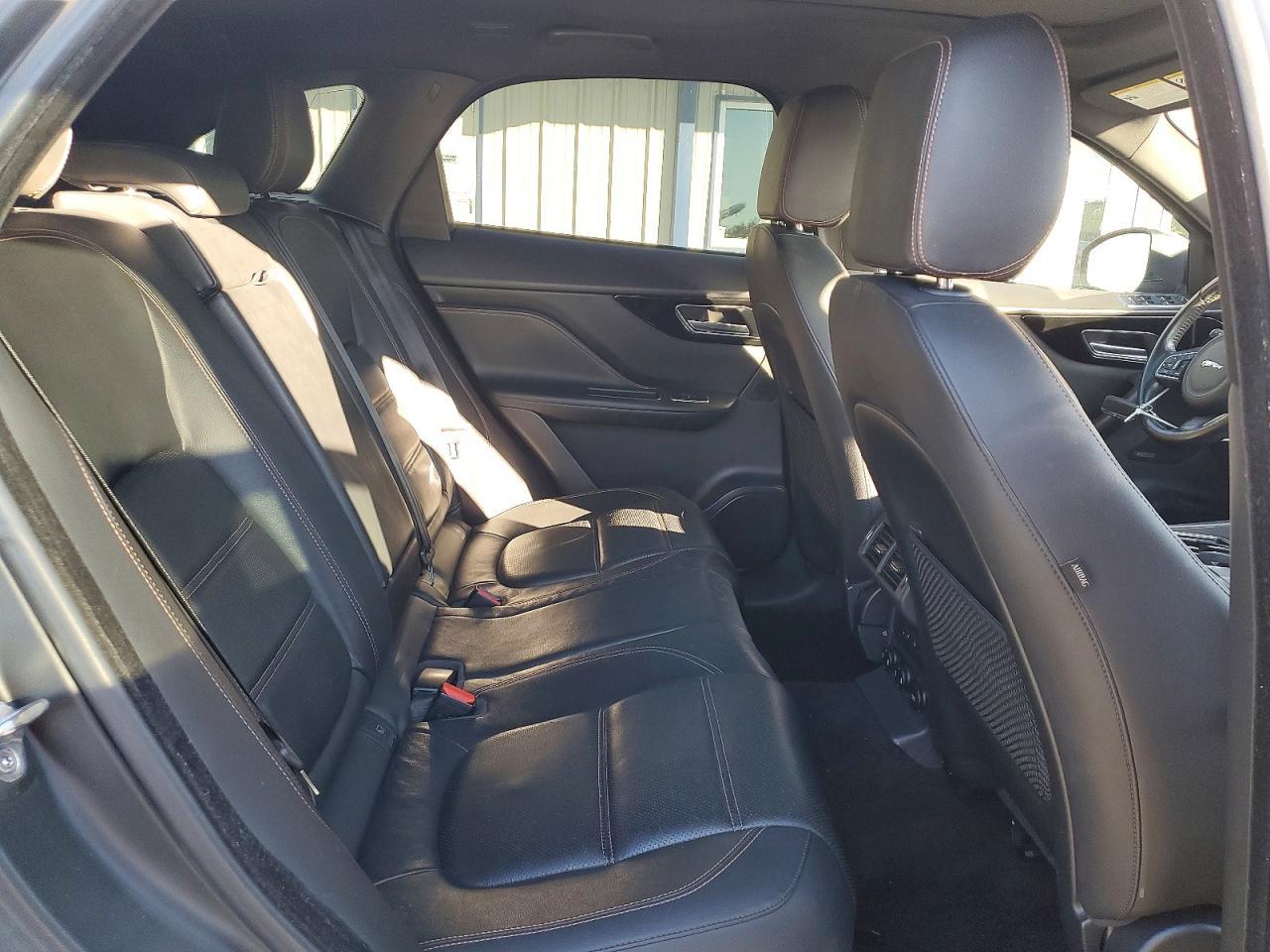 2017 JAGUAR F-Pace