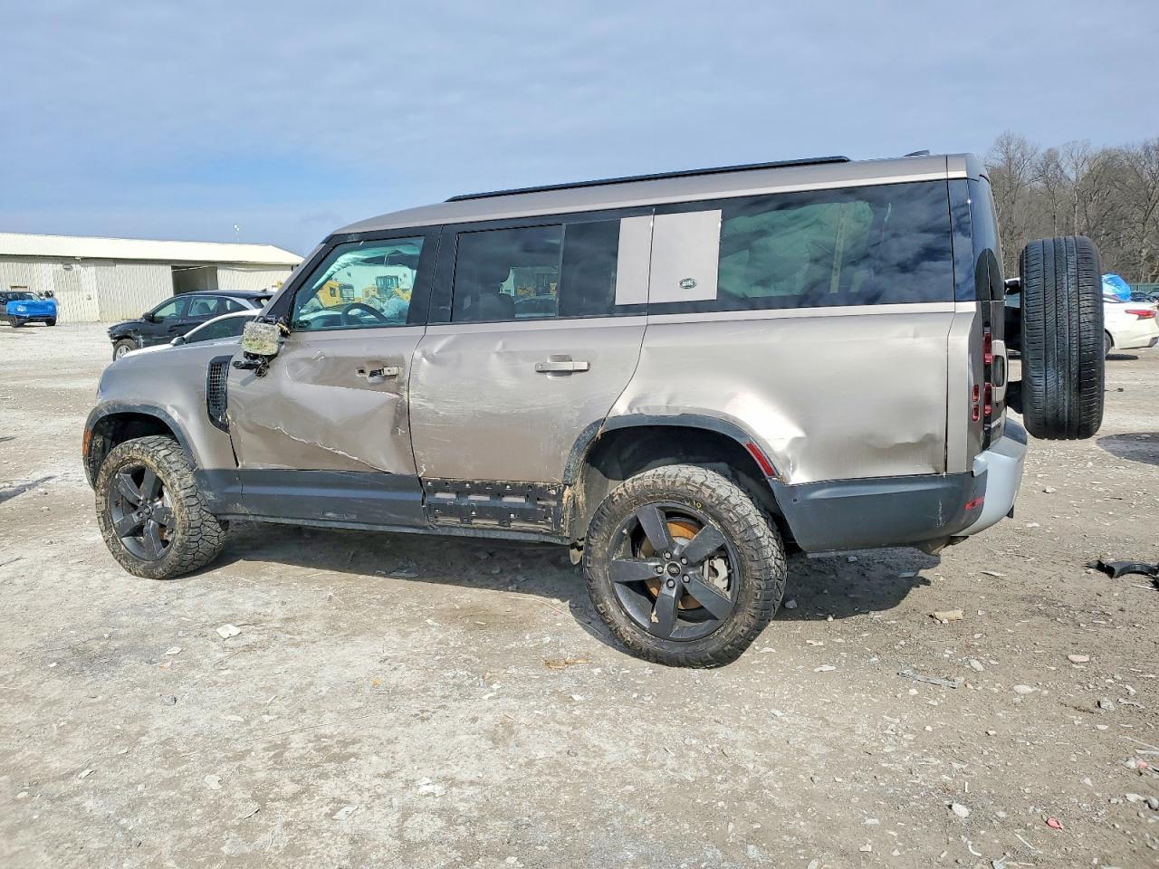 2023 LAND ROVER Defender