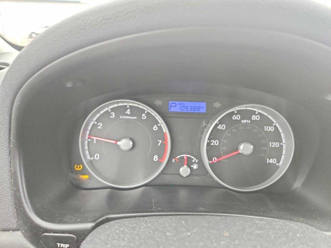 2011 HYUNDAI ACCENT
