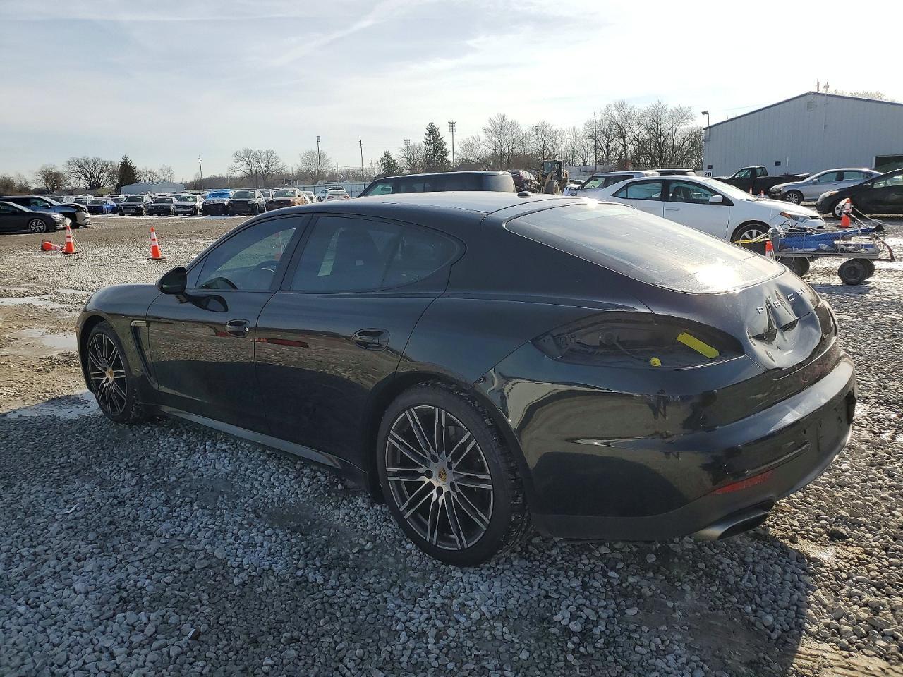 2016 PORSCHE Panamera