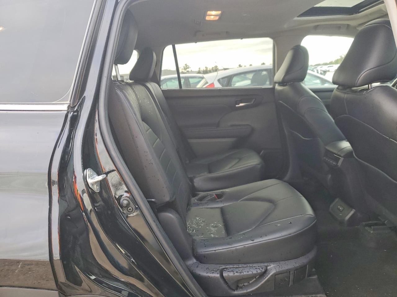 2024 TOYOTA HIGHLANDER