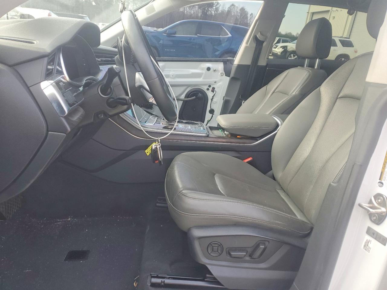 2020 AUDI Q8