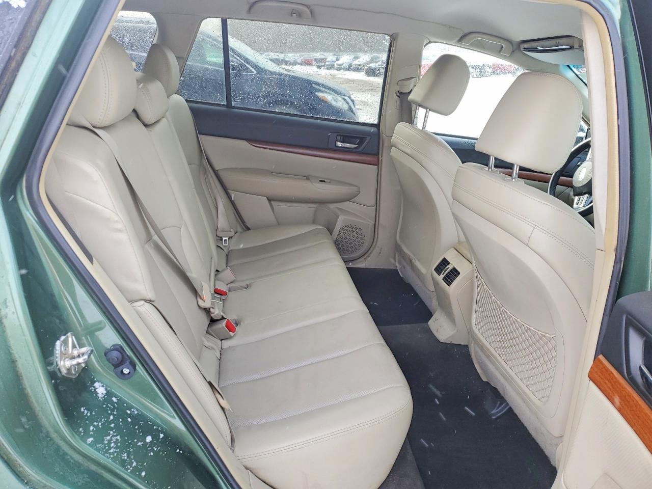 2013 SUBARU Outback