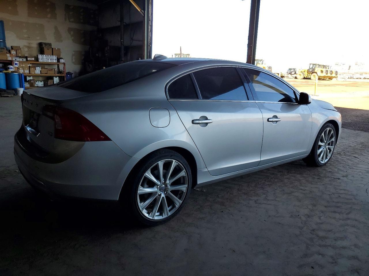2017 VOLVO S60
