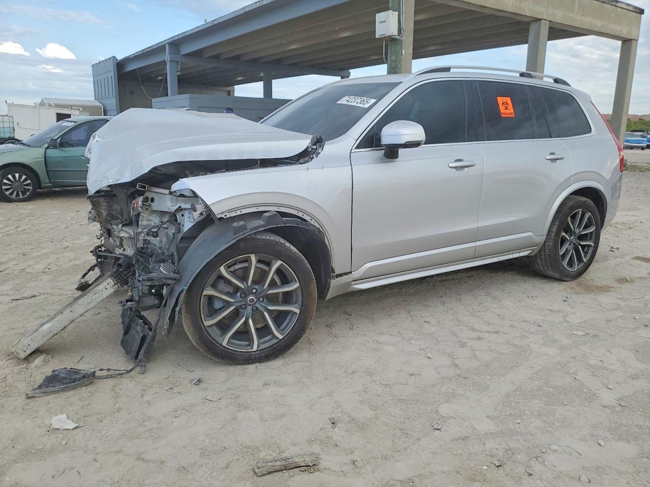 2018 VOLVO XC90