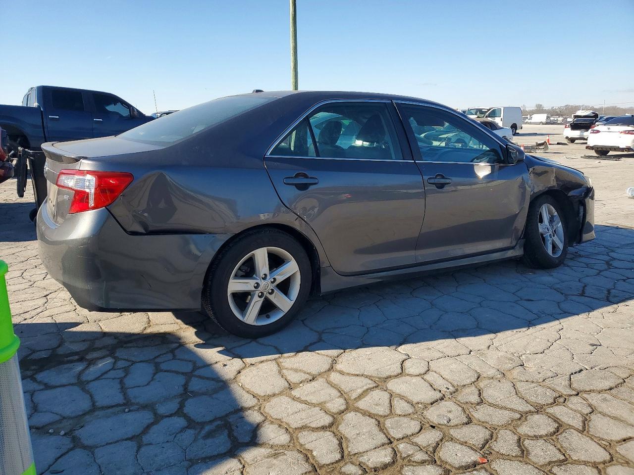 2014 TOYOTA CAMRY