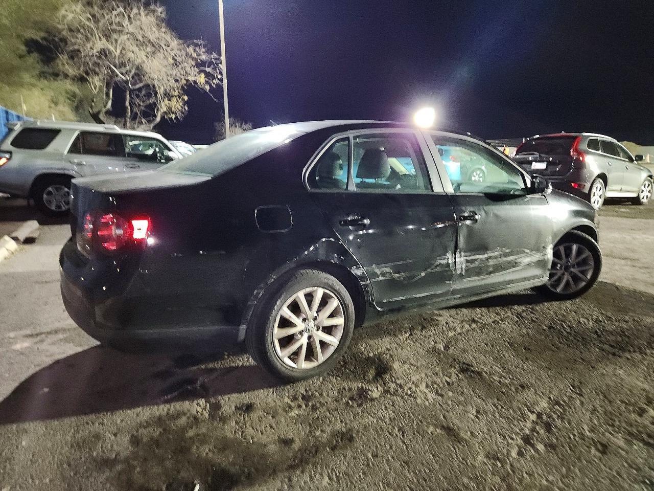 2010 VOLKSWAGEN JETTA