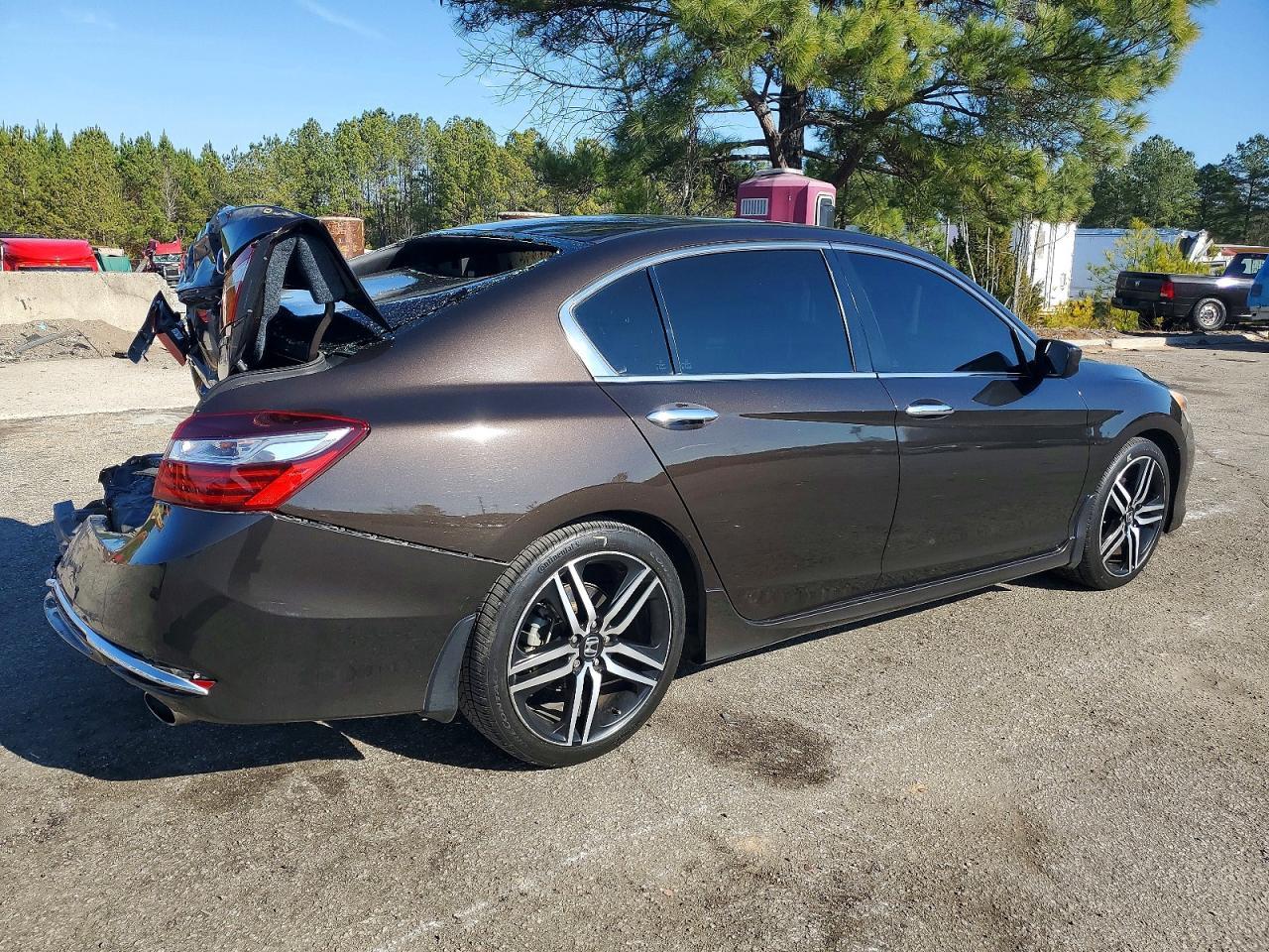 2017 HONDA ACCORD