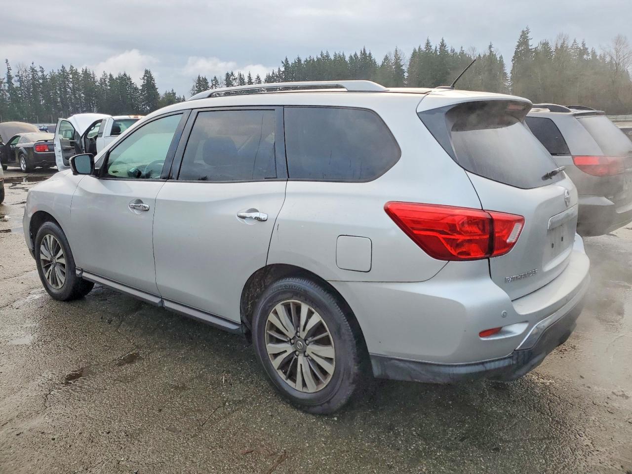 2017 NISSAN PATHFINDER